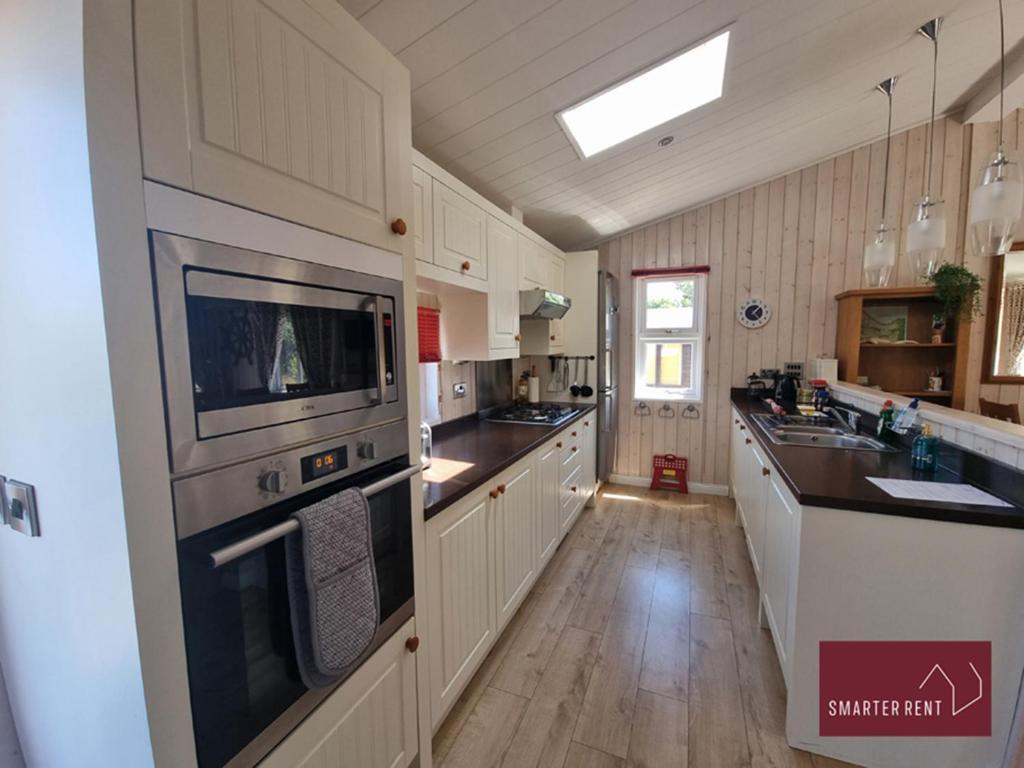 Milford On Sea - 4 Bedroom Lodge In Shorefield Country Park ภายนอก รูปภาพ