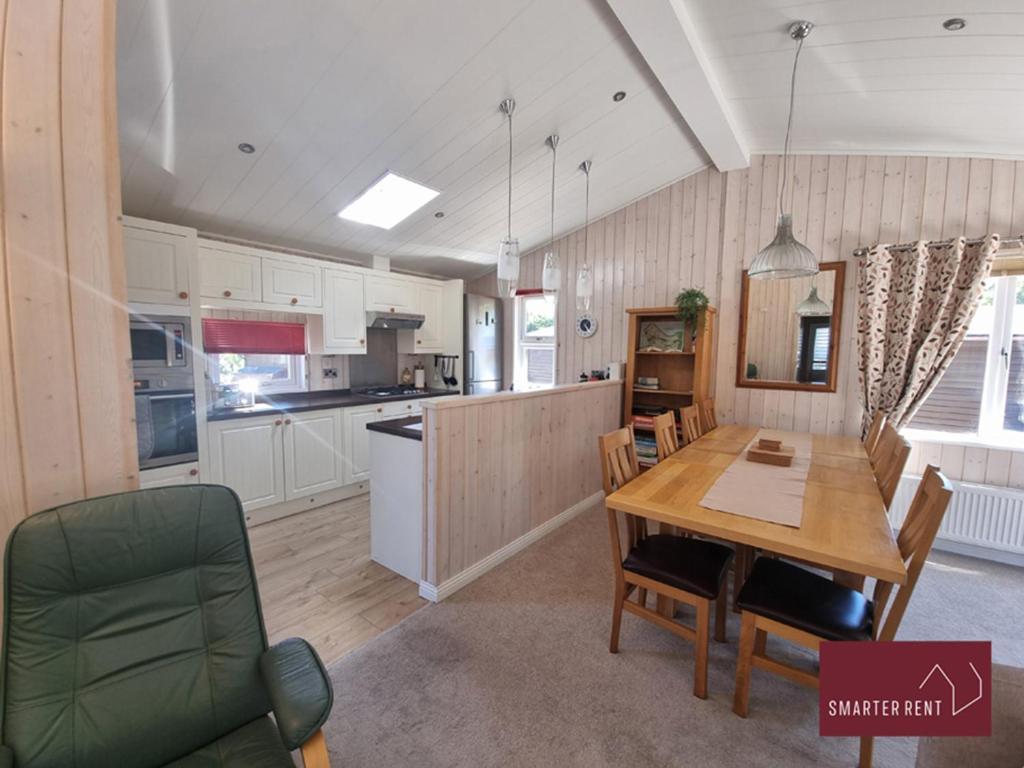 Milford On Sea - 4 Bedroom Lodge In Shorefield Country Park ภายนอก รูปภาพ
